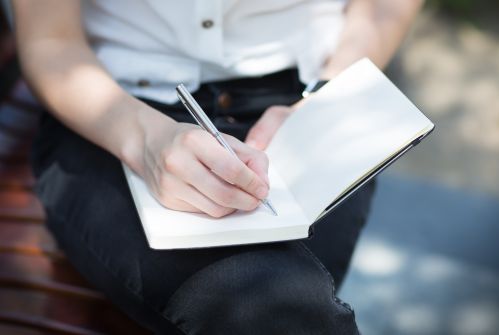 Quand l’écriture devient thérapeutique pour parler de son cancer